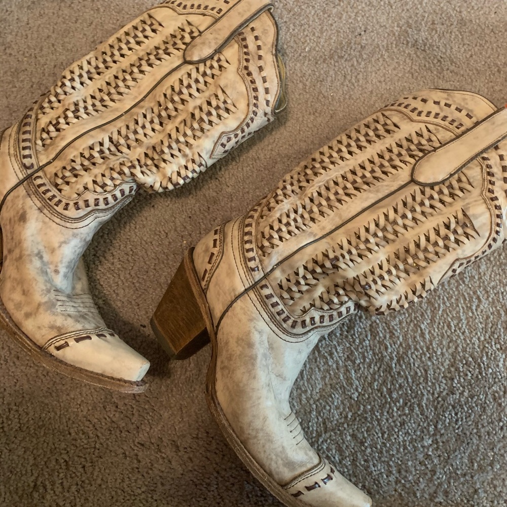 Corral boots